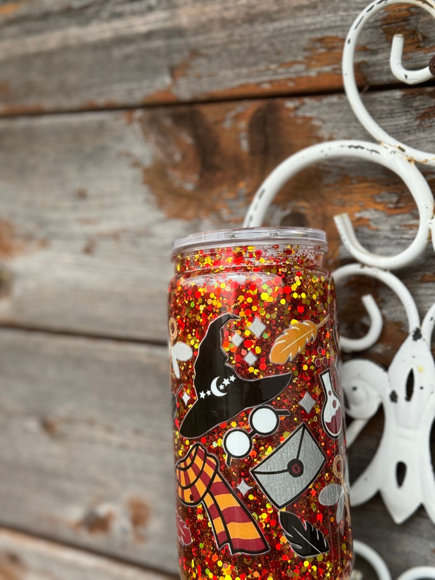 🪄 Wizard Inspired 16oz /473ml Snow Globe Tumbler Red & Gold Glitter