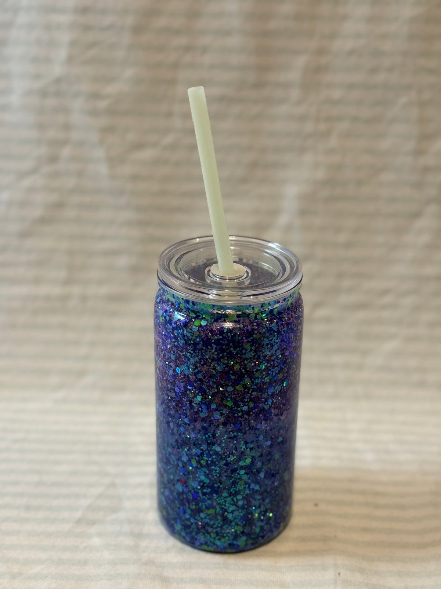 Glow in the dark cup and color changing straw 473ml