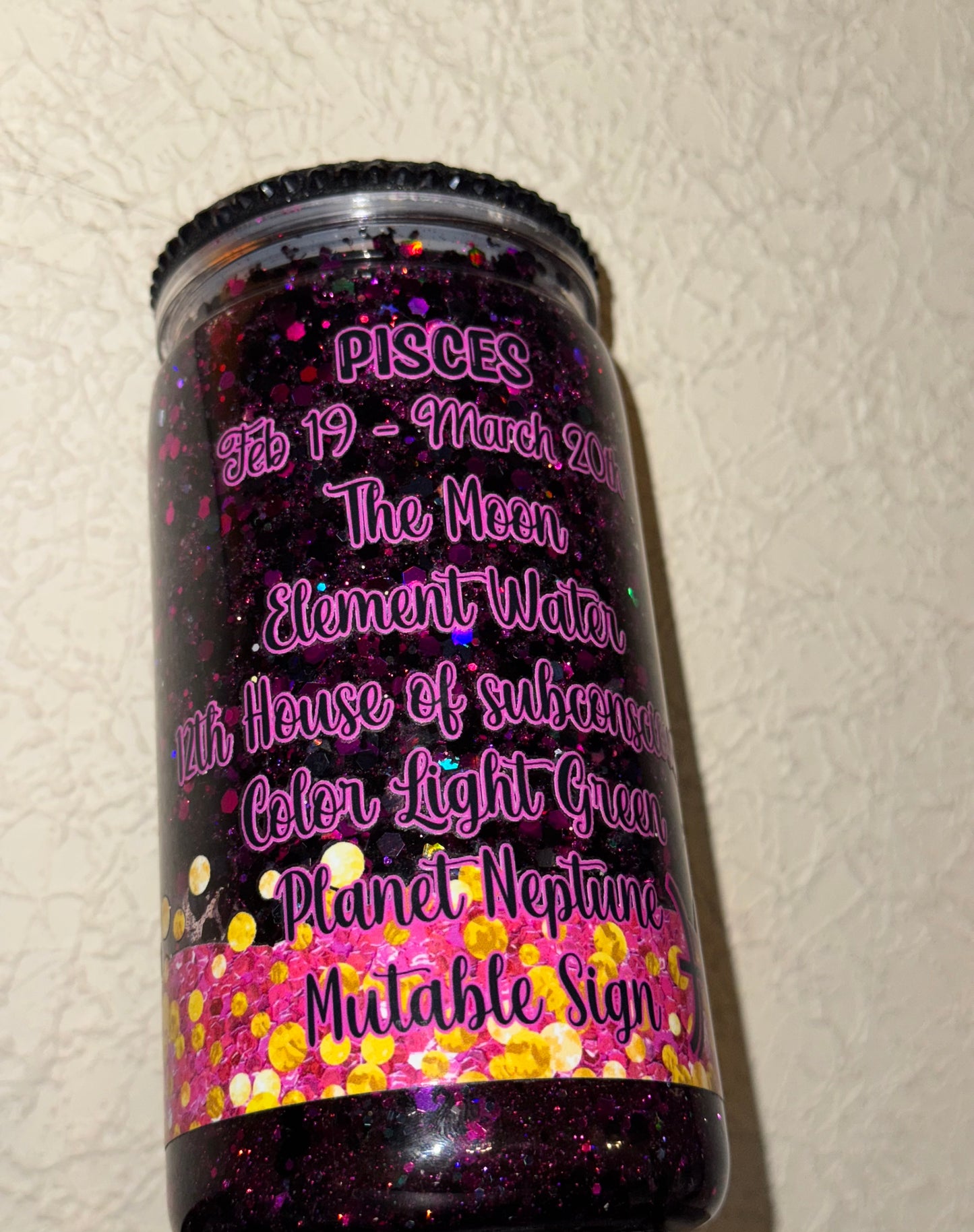 Pisces 16 oz / 473 ml Snow Globe Tumbler Gold & Purple Glitter with Black Rhinestone Lid