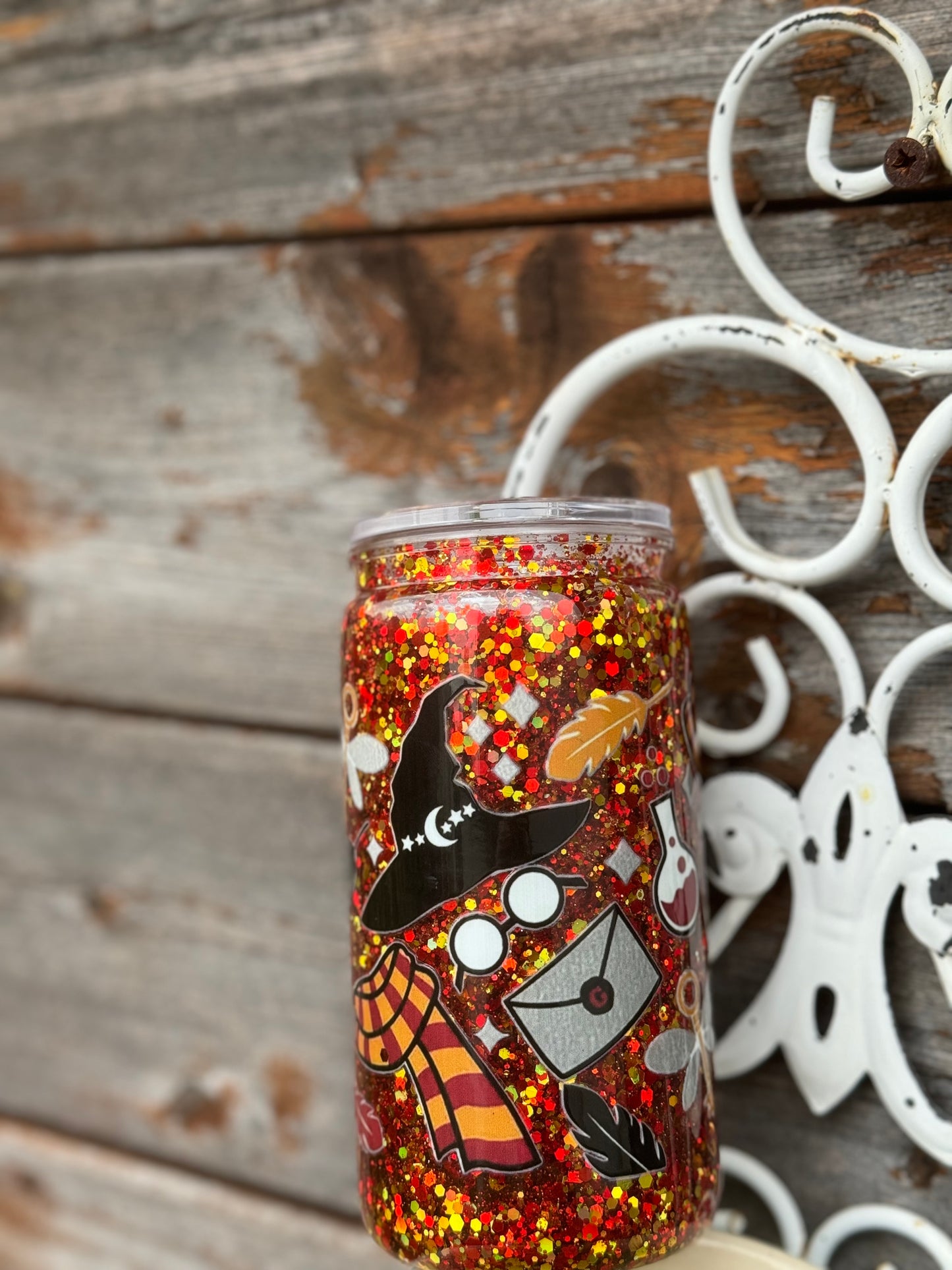 🪄 Wizard Inspired 16oz /473ml Snow Globe Tumbler Red & Gold Glitter
